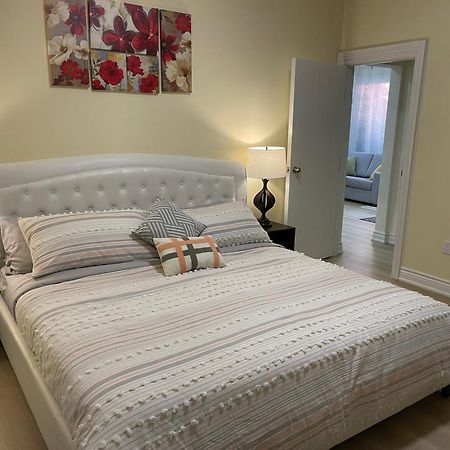 Luxury Cottage With King Bed Private Yard Bbq Deck Gazebo-4 Minutes To The Falls شلالات نياغارا المظهر الخارجي الصورة